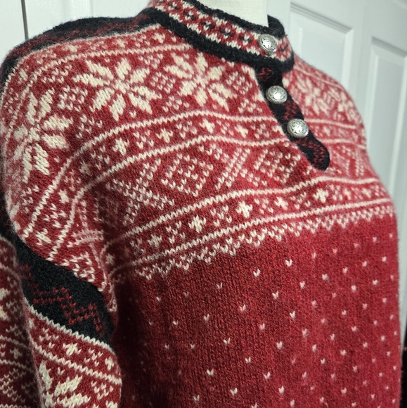 Vintage L.L. Bean red and white snowflake wool pullover sweater - Picture 2 of 10